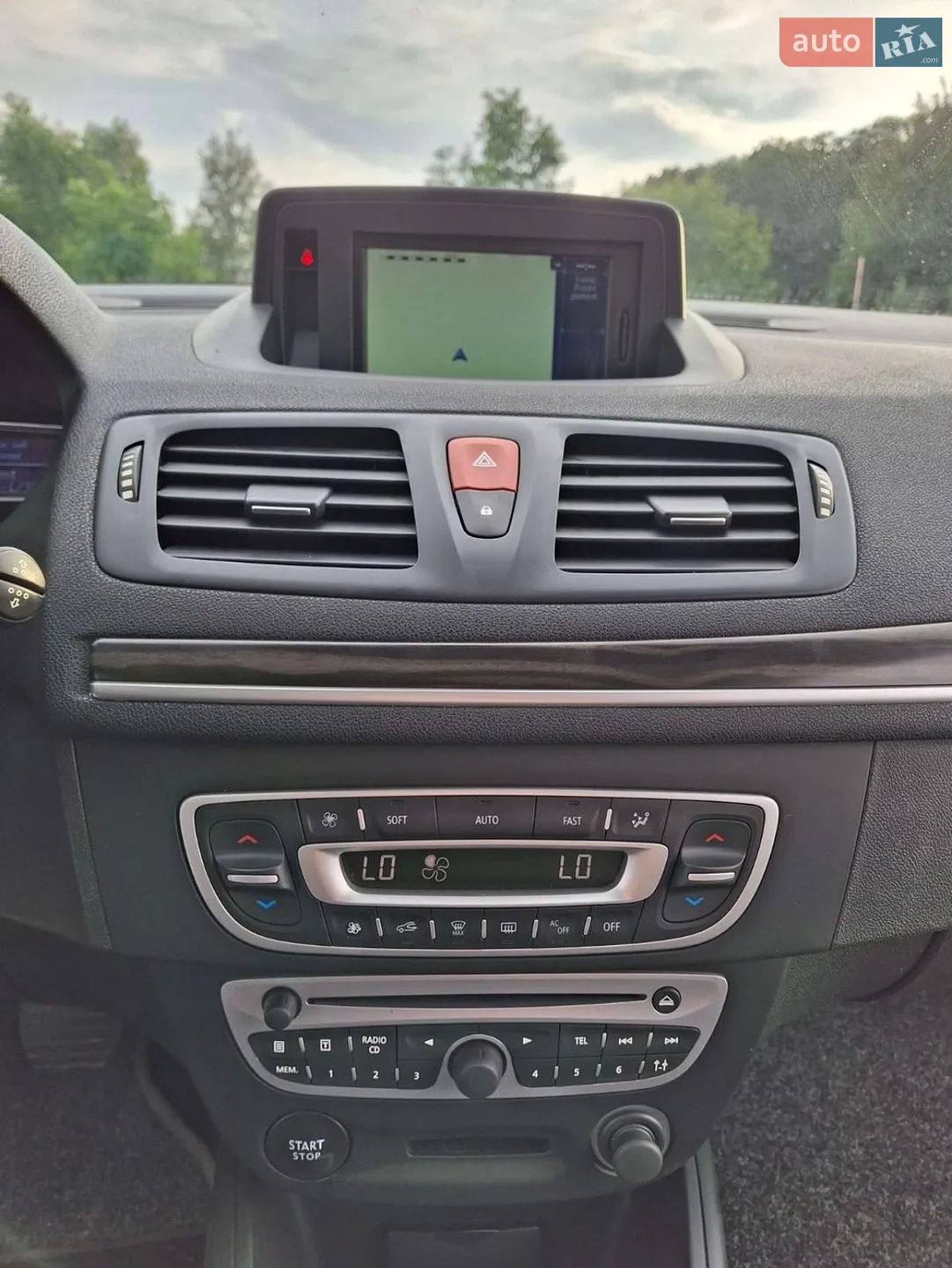 2010 Renault Megane - мініатюра 22