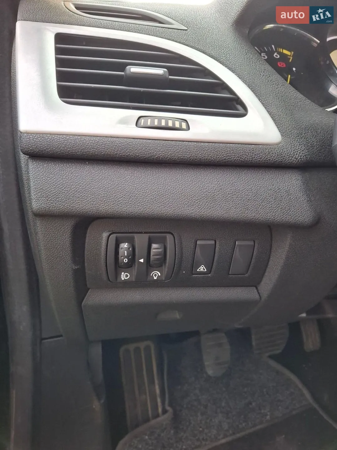 2010 Renault Megane - мініатюра 25