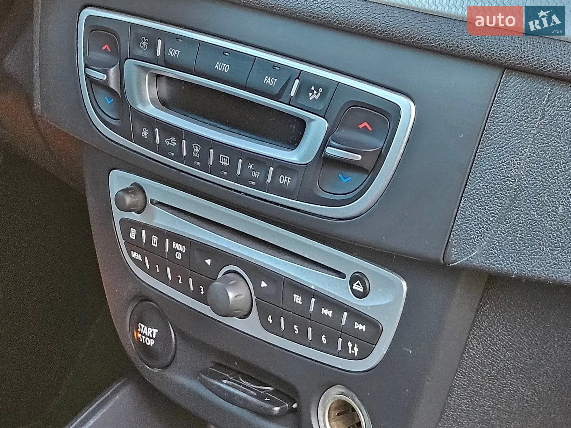 2011 Renault Megane - мініатюра 51