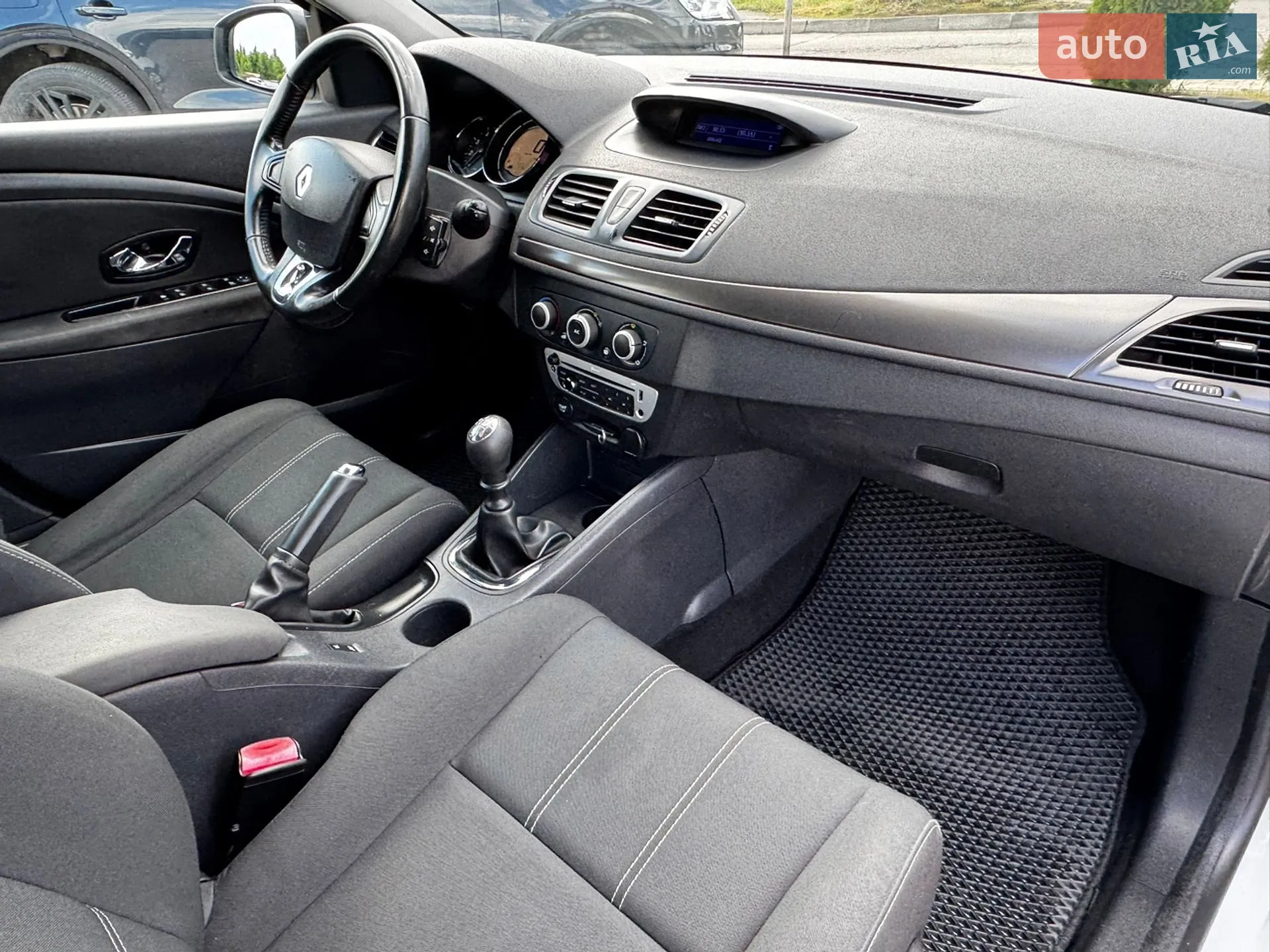 2015 Renault Megane - мініатюра 32