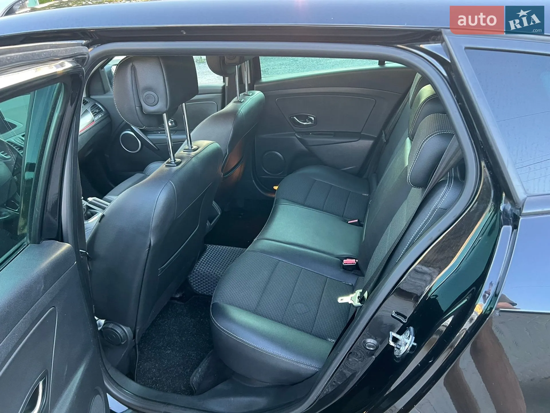 2012 Renault Megane - мініатюра 11