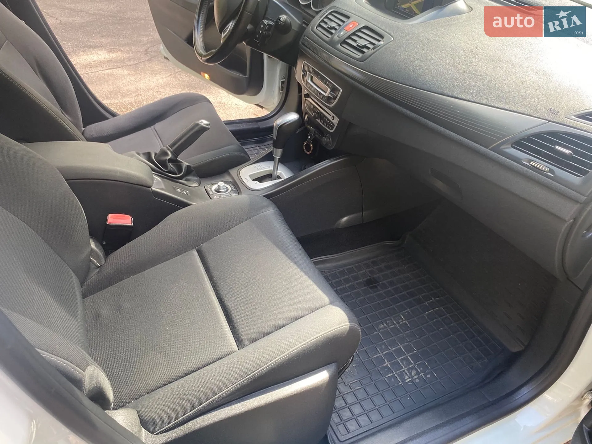 2010 Renault Megane - мініатюра 11