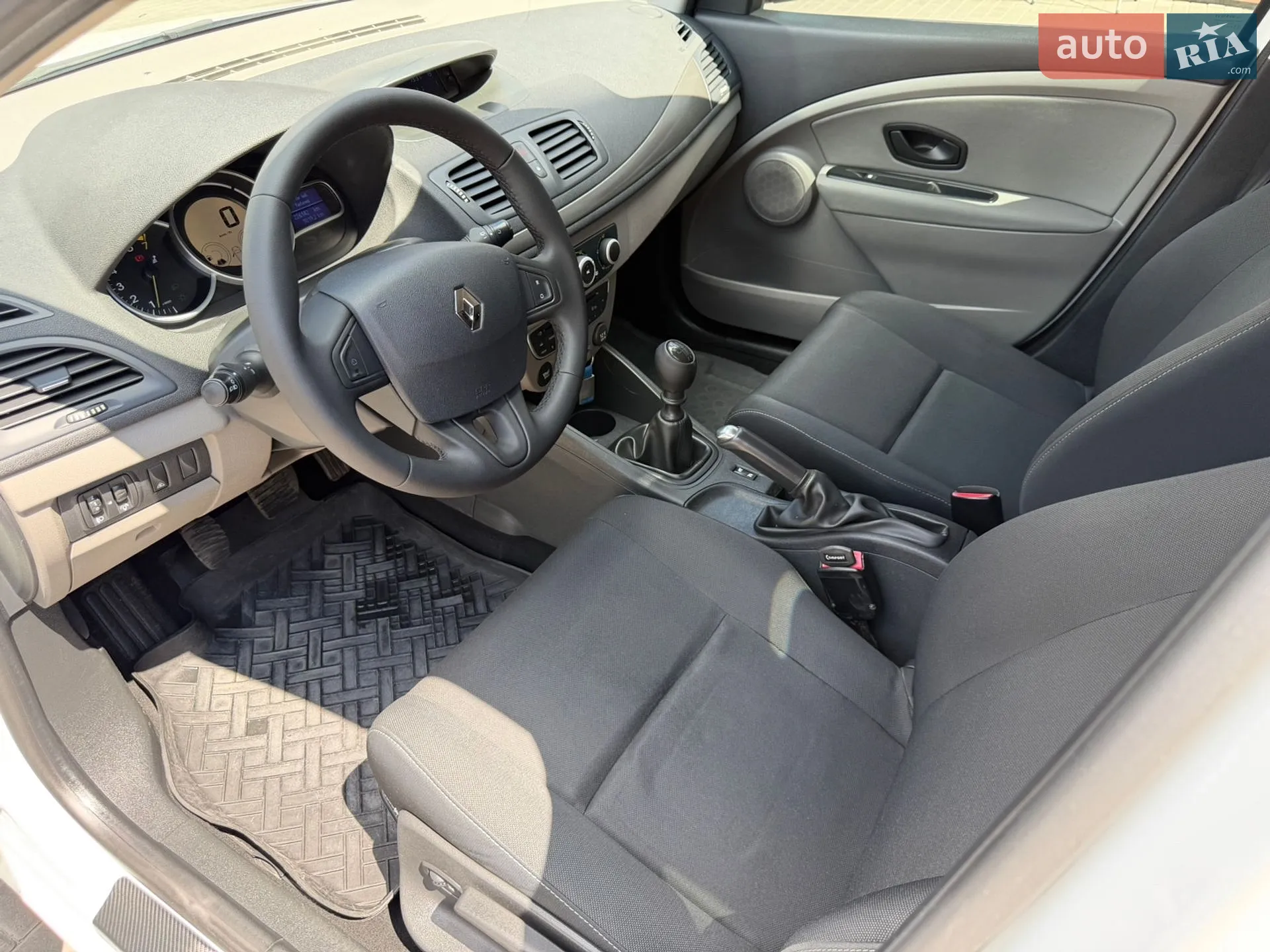 2011 Renault Megane - мініатюра 36