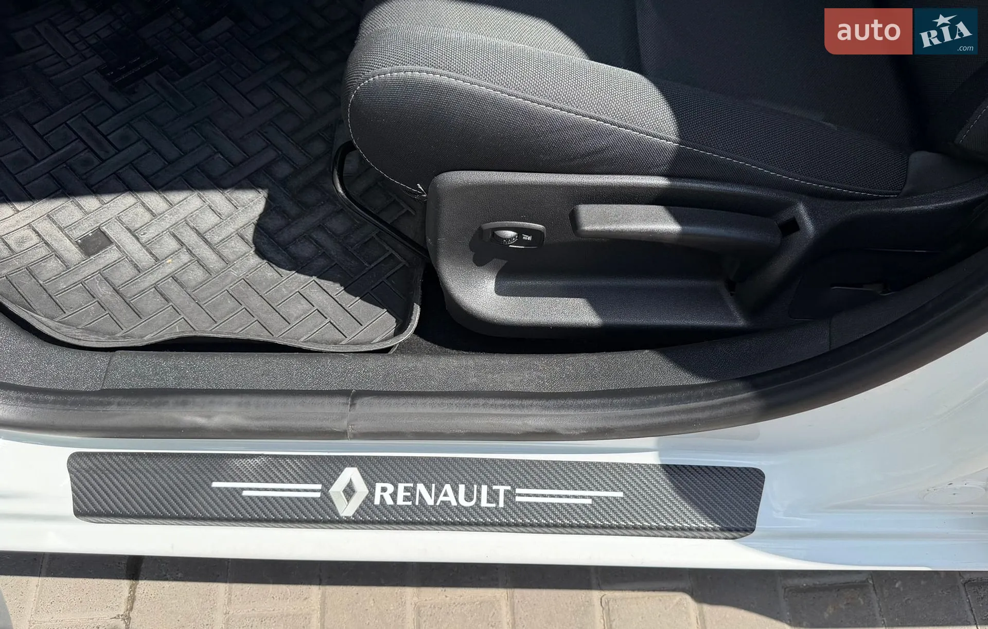 2011 Renault Megane - мініатюра 42