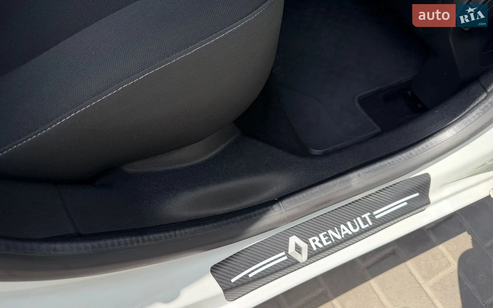 2011 Renault Megane - мініатюра 48