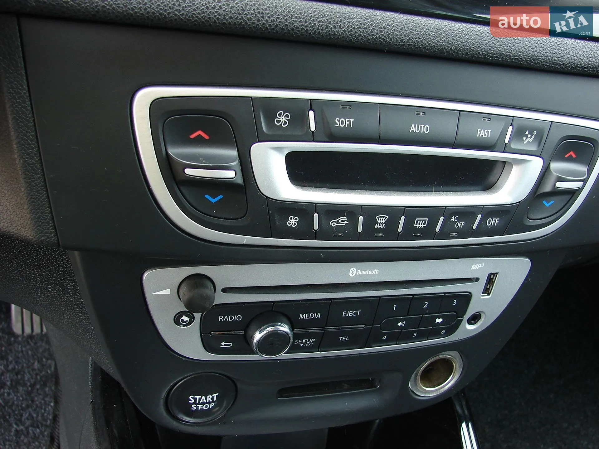 2012 Renault Megane - мініатюра 24