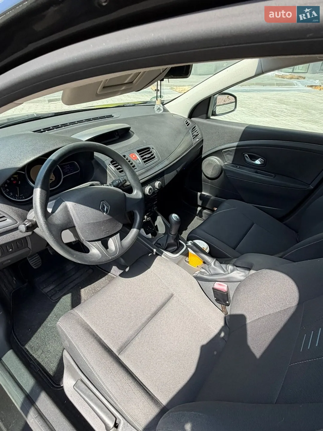 2010 Renault Megane - мініатюра 11