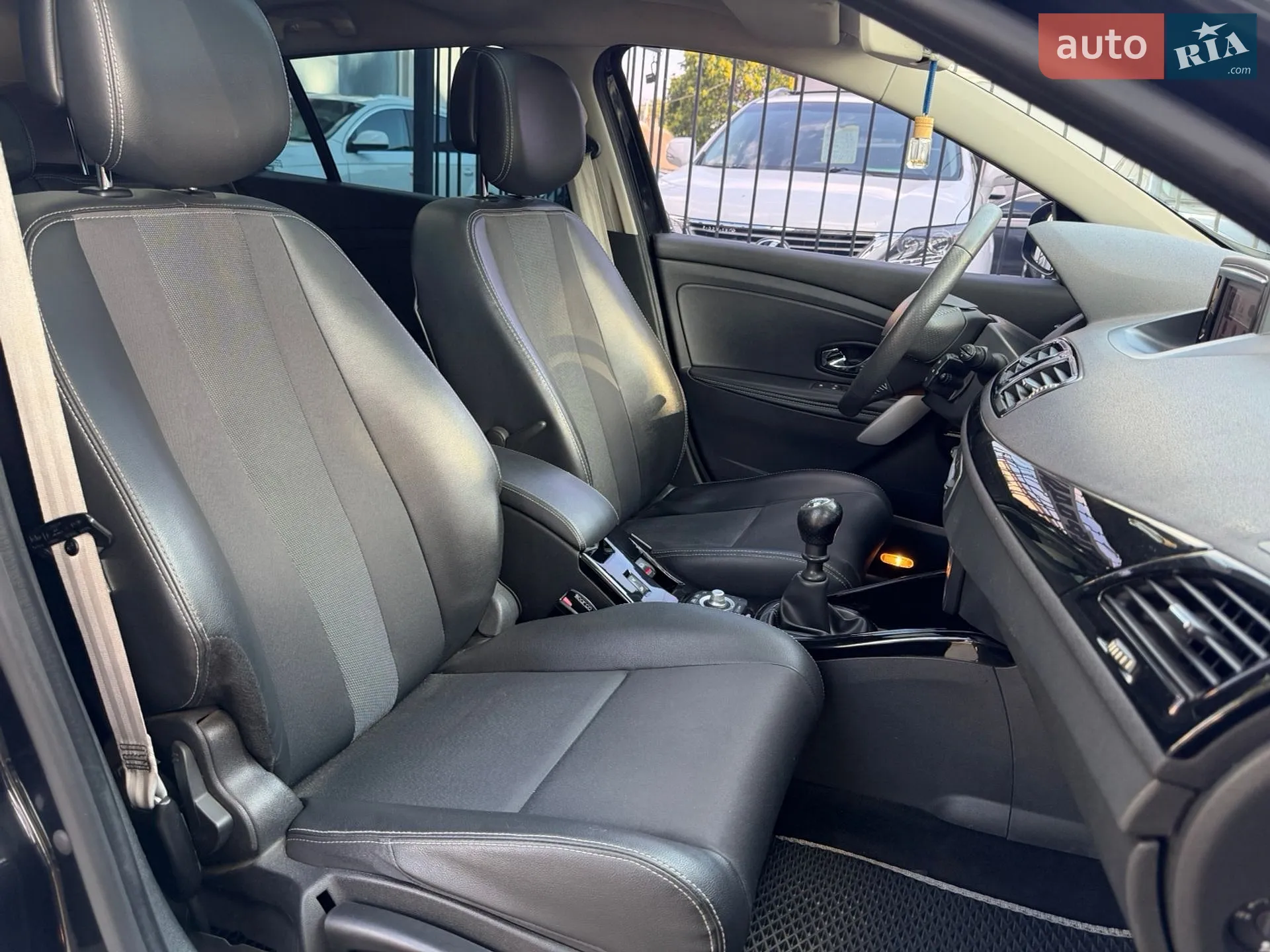 2012 Renault Megane - мініатюра 12