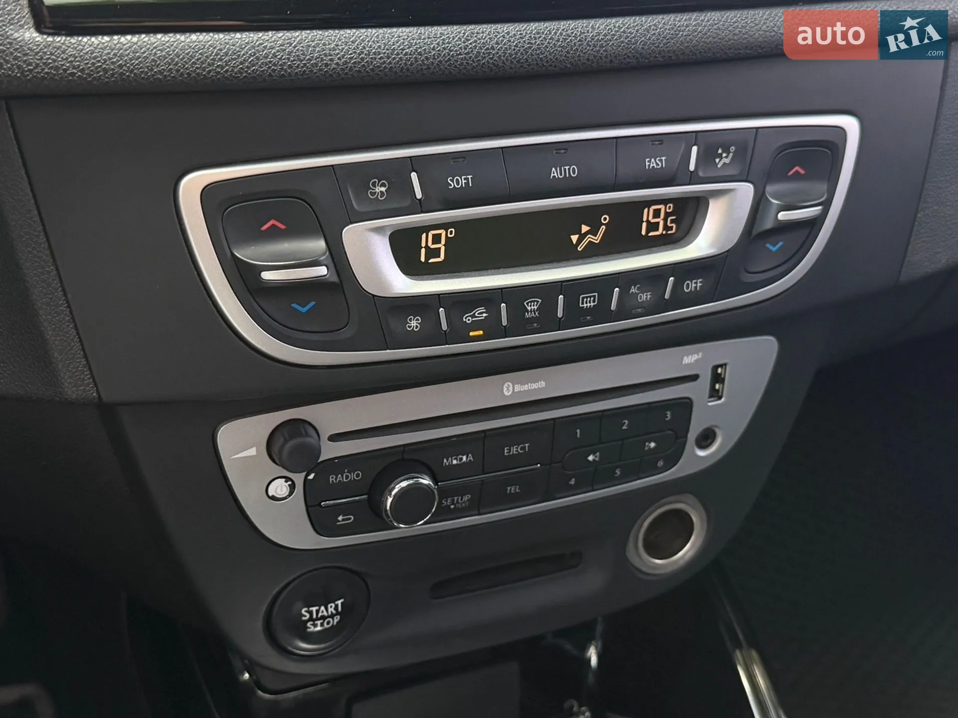 2012 Renault Megane - мініатюра 17