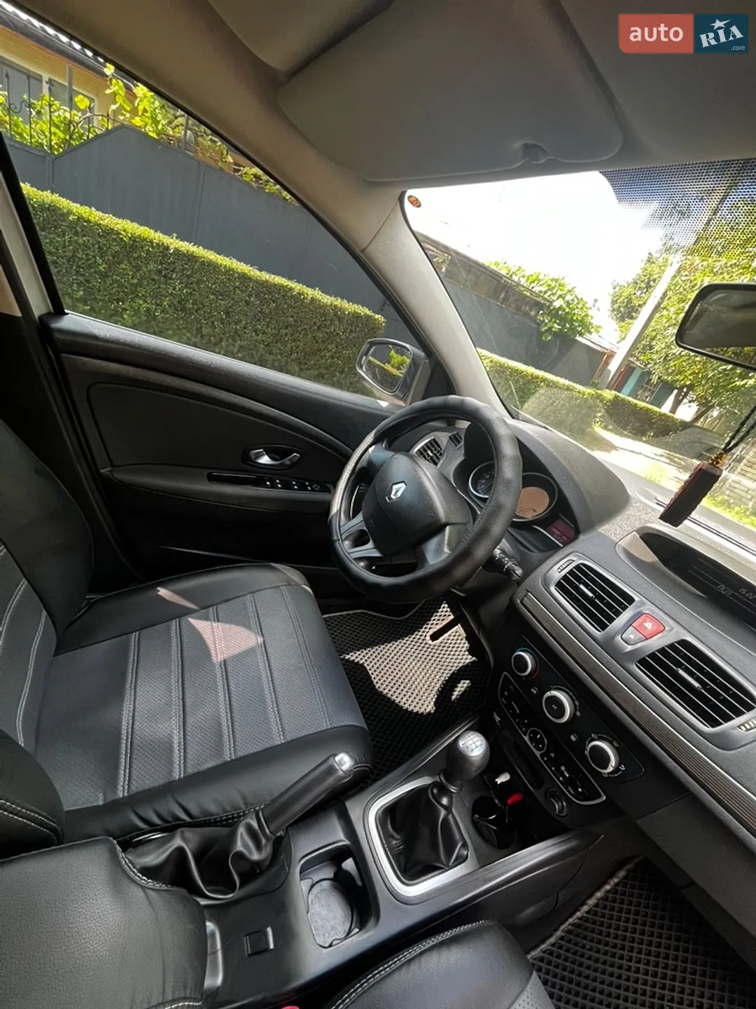 2010 Renault Megane - мініатюра 15