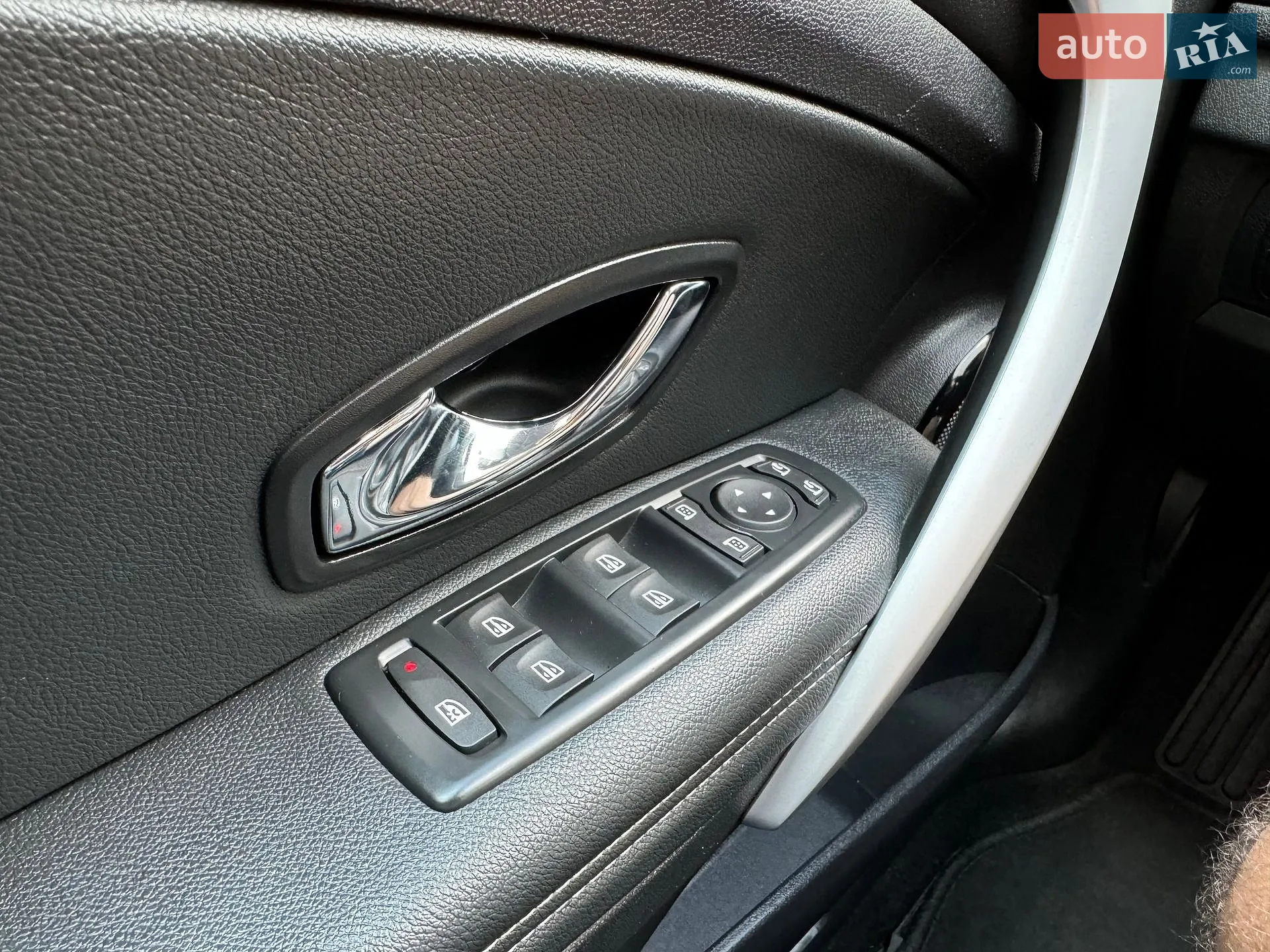 2012 Renault Megane - мініатюра 29