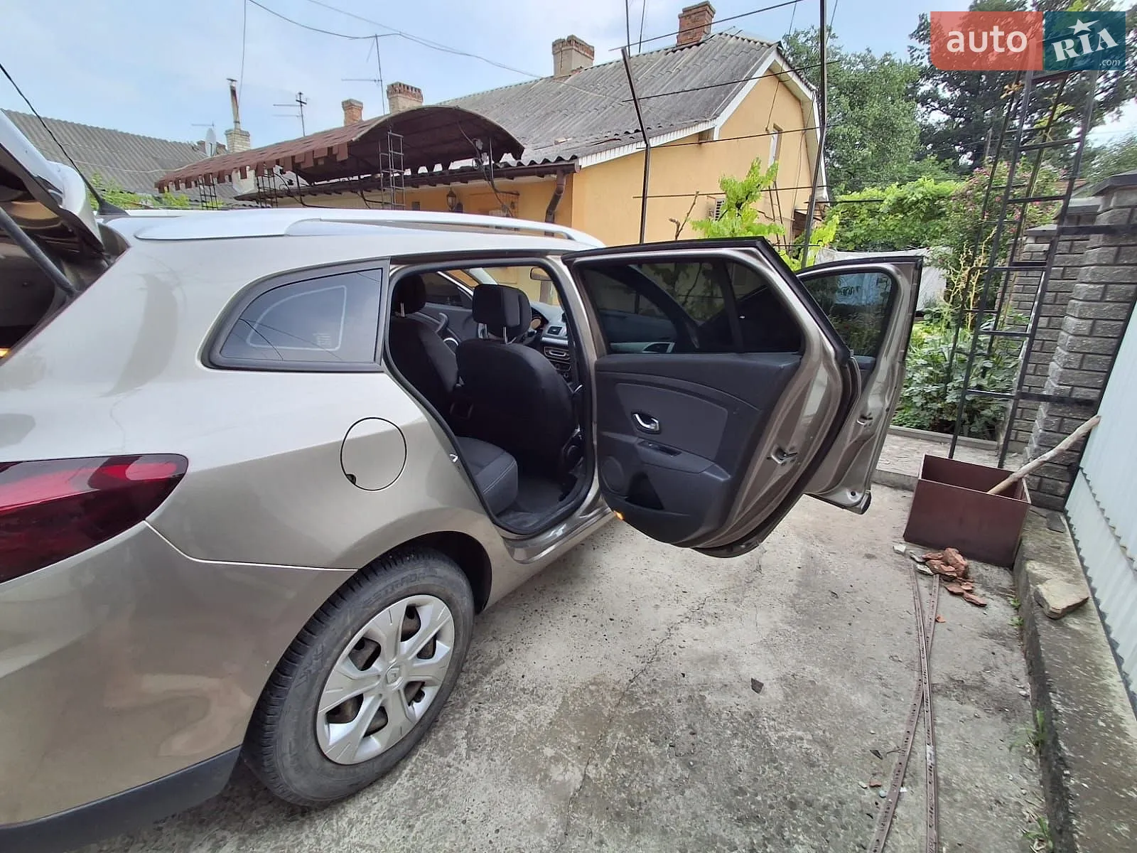 2010 Renault Megane - мініатюра 8