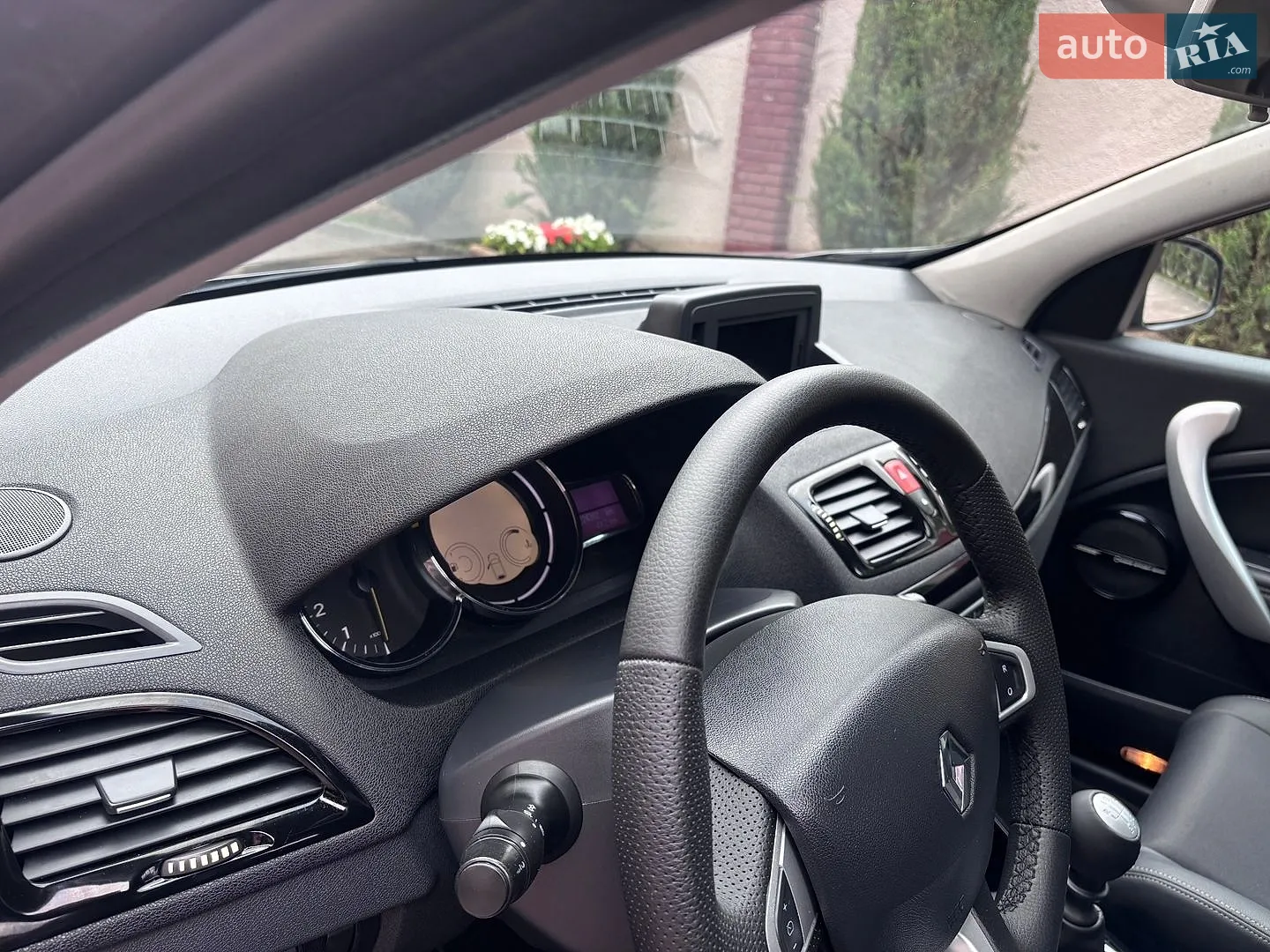 2011 Renault Megane - мініатюра 101