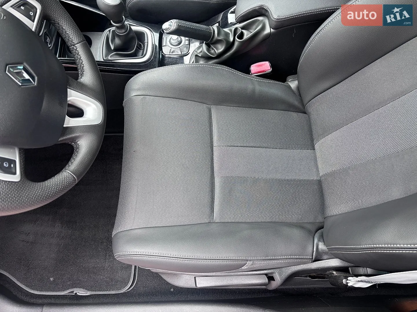 2011 Renault Megane - мініатюра 102