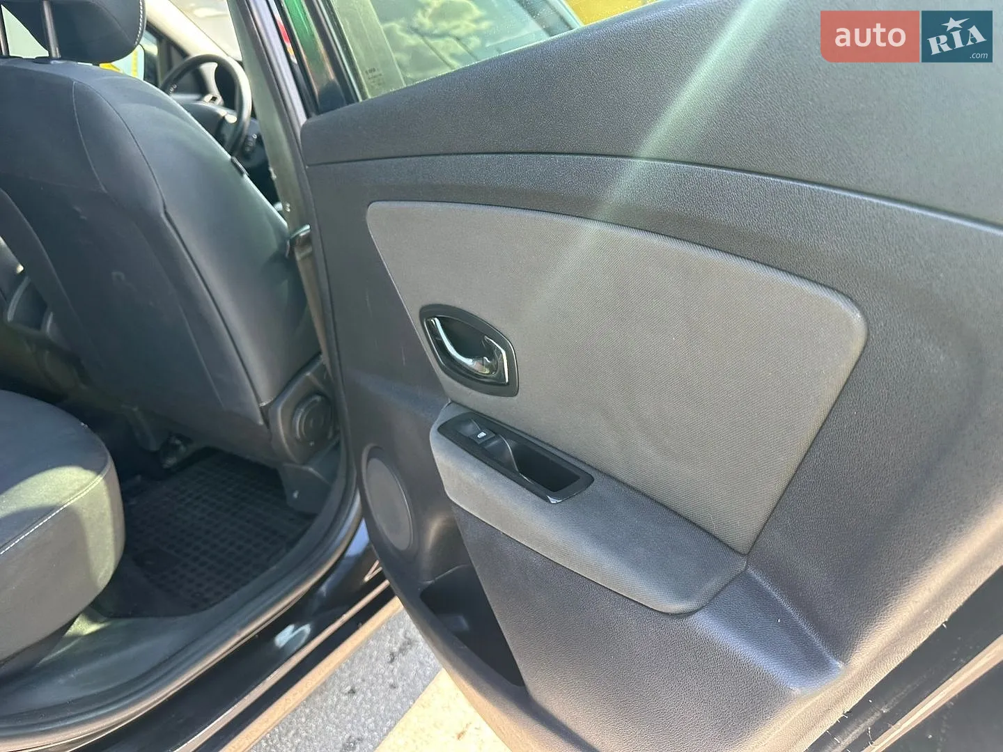 Renault Megane 2015 VIN VF1KZ140652939859 фото оголошення 13 з 30