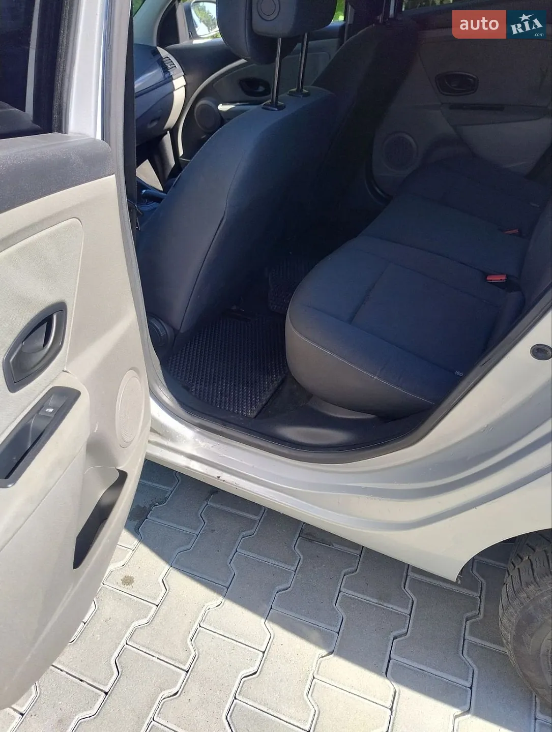 2010 Renault Megane - мініатюра 4