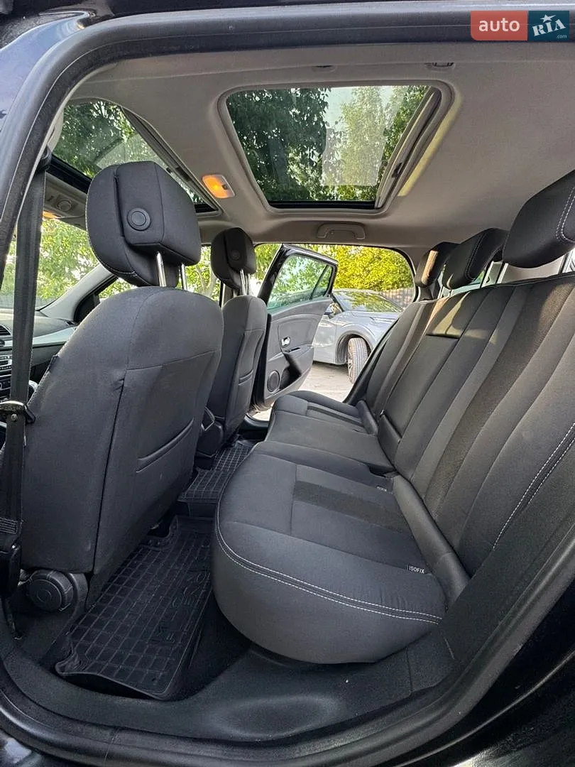 2012 Renault Megane - мініатюра 14