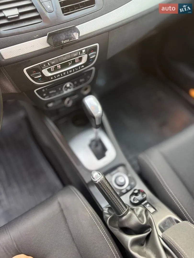 2012 Renault Megane - мініатюра 21