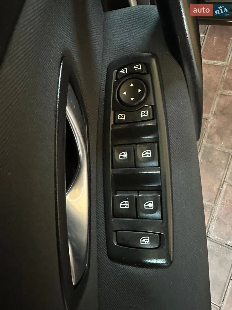 2010 Renault Megane - мініатюра 32
