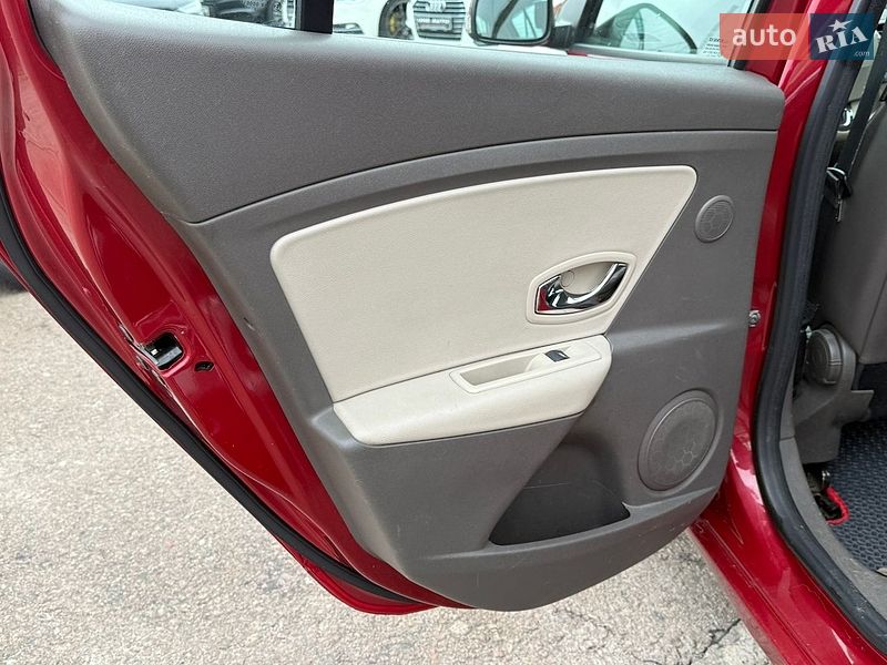 Хэтчбек Renault Megane 2013 в Киеве