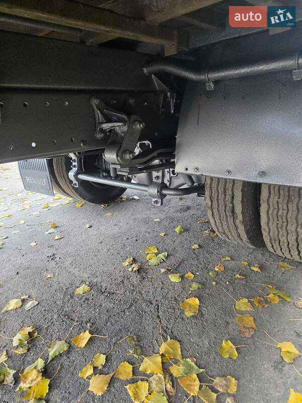 Грузовой фургон Renault Midlum 2003 в Броварах