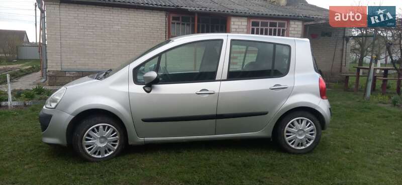 Хэтчбек Renault Modus 2011 в Ратным