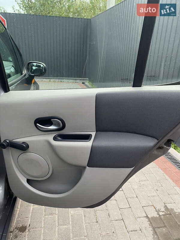 Хэтчбек Renault Modus 2005 в Березане