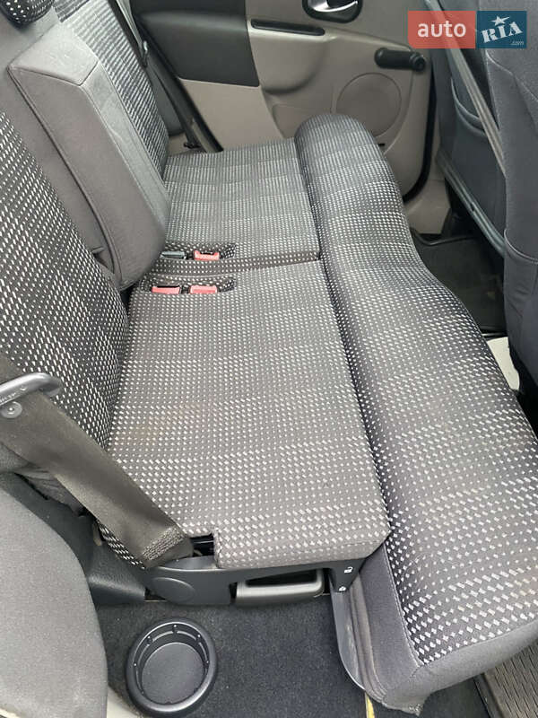 Хэтчбек Renault Modus 2005 в Березане