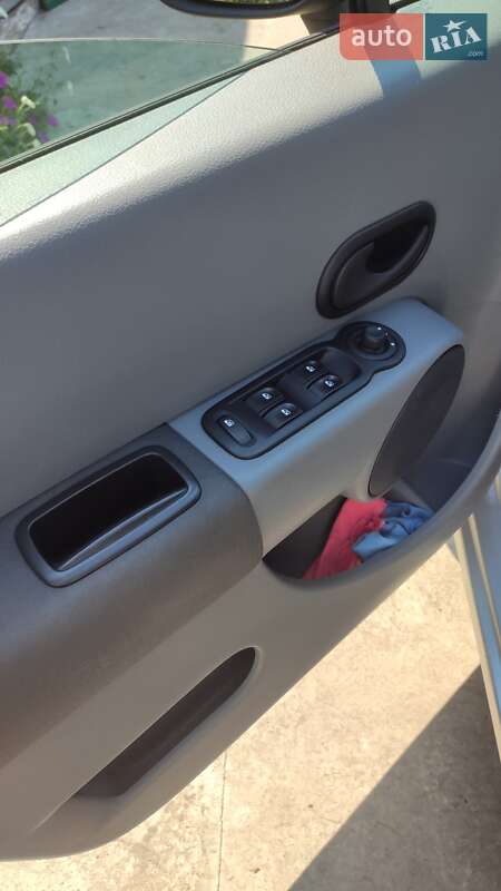 Хэтчбек Renault Modus 2007 в Хмельнике