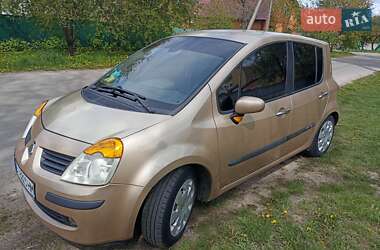 Хэтчбек Renault Modus 2005 в 