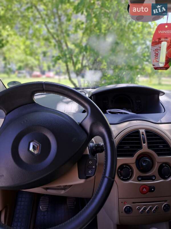 Хэтчбек Renault Modus 2004 в Львове