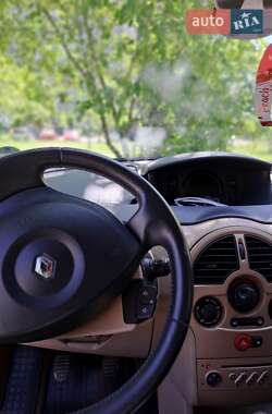 Хэтчбек Renault Modus 2004 в 