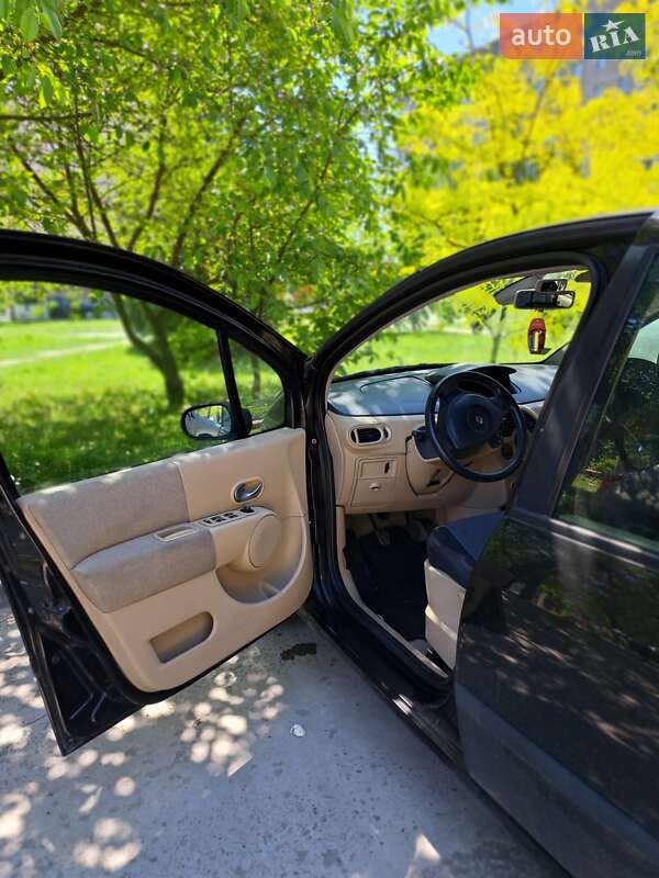 Хэтчбек Renault Modus 2004 в Львове