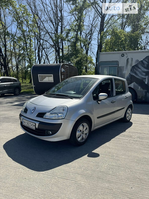 Хэтчбек Renault Modus 2009 в Киеве