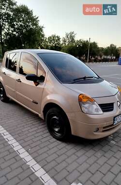 Хэтчбек Renault Modus 2004 в 