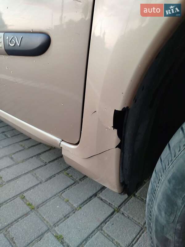 Хэтчбек Renault Modus 2004 в Коломые