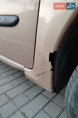 Хэтчбек Renault Modus 2004 в 