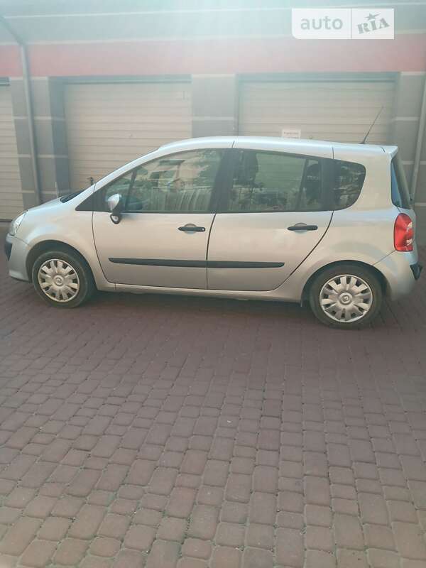 Хэтчбек Renault Modus 2007 в Ивано-Франковске