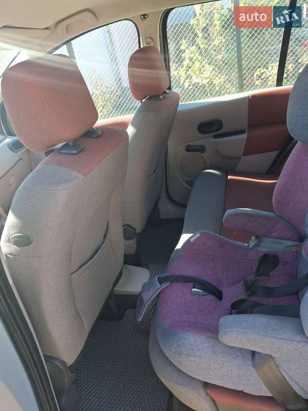 Хэтчбек Renault Modus 2005 в Львове