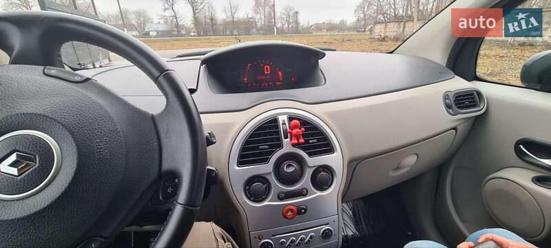Хетчбек Renault Modus 2006 в Кореці