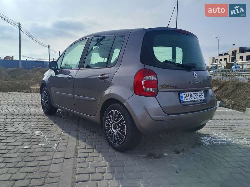 Хэтчбек Renault Modus 2009 в Львове