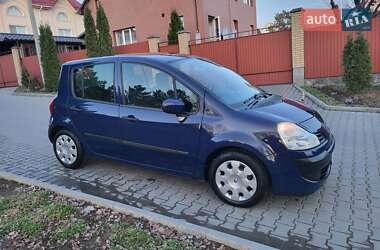 Хэтчбек Renault Modus 2009 в 