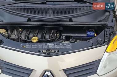 Хэтчбек Renault Modus 2004 в 