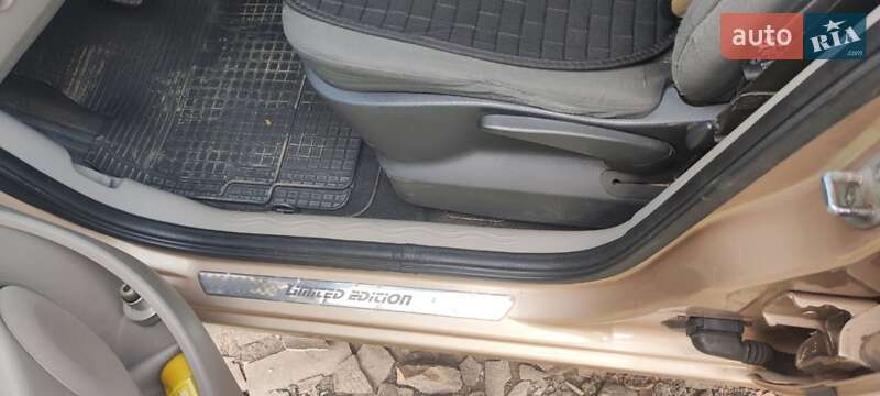 Хэтчбек Renault Modus 2005 в Лубнах