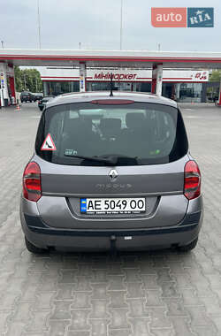 Хэтчбек Renault Modus 2010 в 