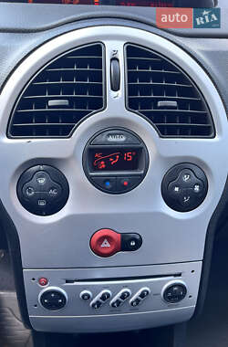 Хэтчбек Renault Modus 2008 в 