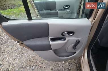 Хэтчбек Renault Modus 2004 в 
