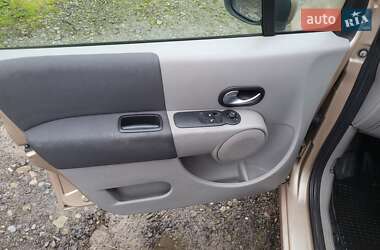 Хэтчбек Renault Modus 2004 в 