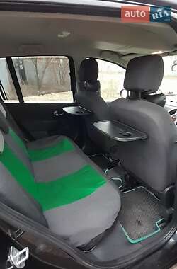 Хэтчбек Renault Modus 2009 в 