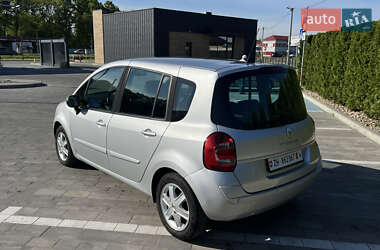 Хэтчбек Renault Modus 2009 в 